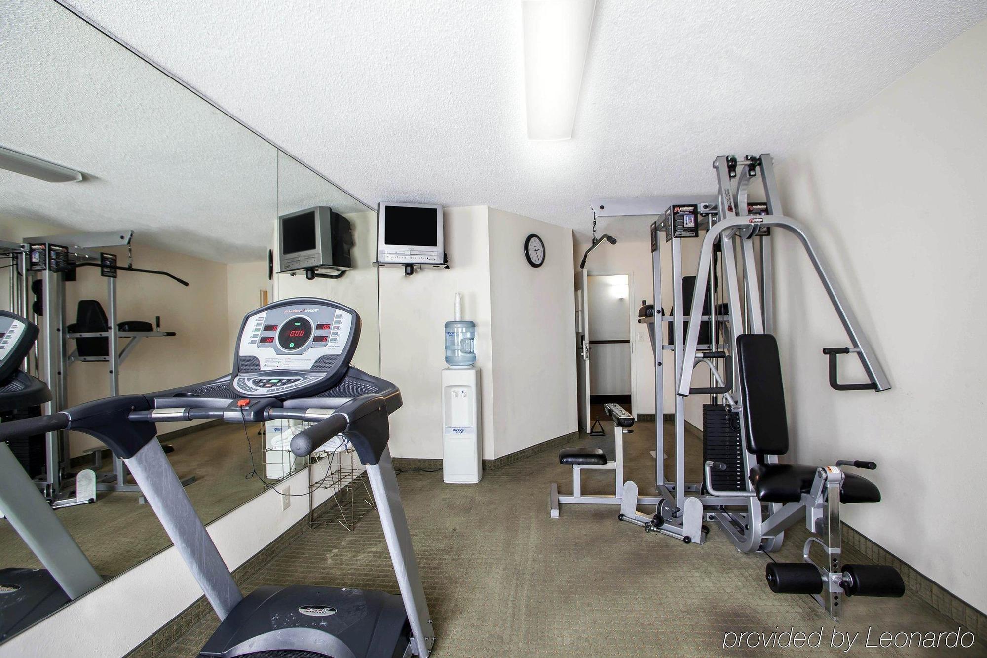 Quality Inn & Suites Bloomington University Area Bagian luar foto