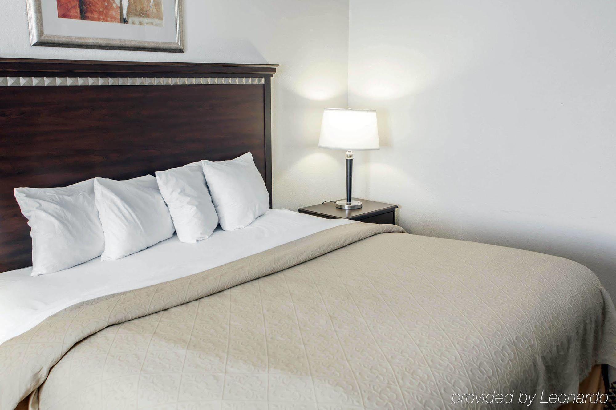 Quality Inn & Suites Bloomington University Area Bagian luar foto